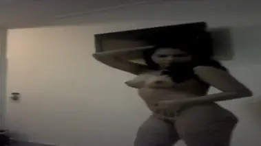 Latihan Goyang Cewek Indo Terekam Kamera Diam-diam